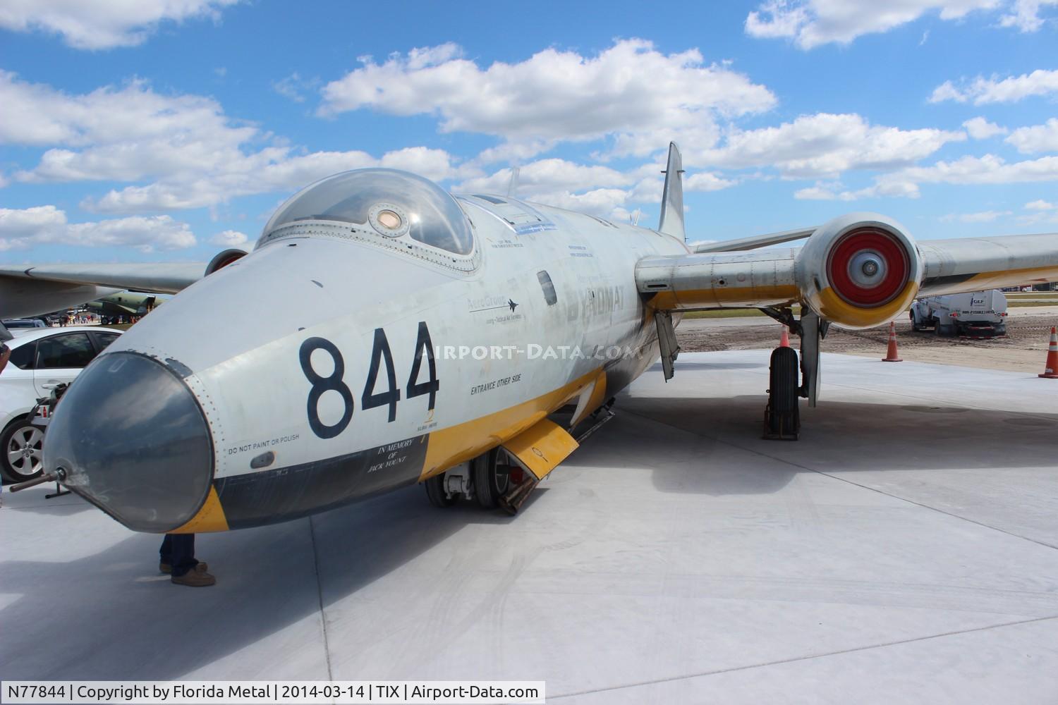 N77844, 1953 English Electric Canberra TT.18 C/N HP/HI/161B, Canberra