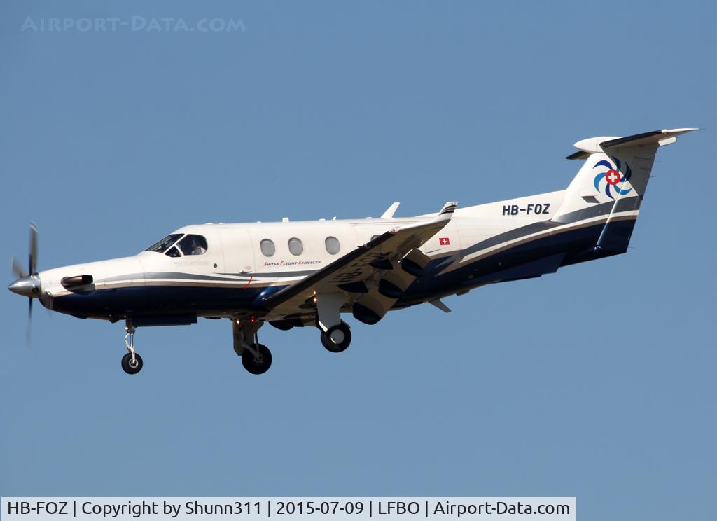 HB-FOZ, 2001 Pilatus PC-12/45 C/N 352, Landing rwy 32L