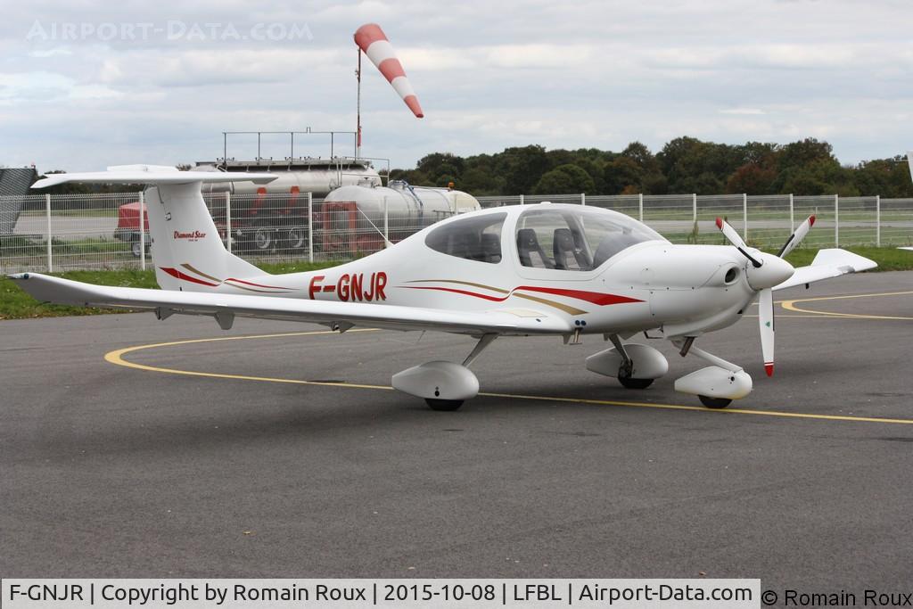 F-GNJR, Diamond DA-40 Diamond Star C/N 40.064, Parked