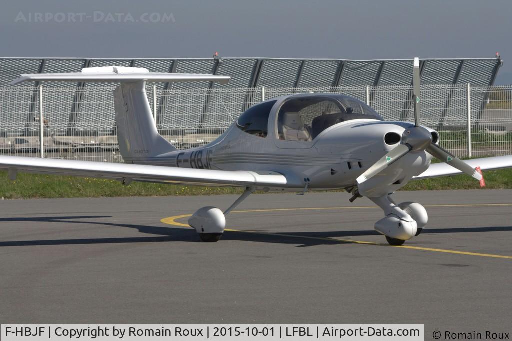 F-HBJF, 2008 Diamond DA-40D Diamond Star C/N D4.339, Parked