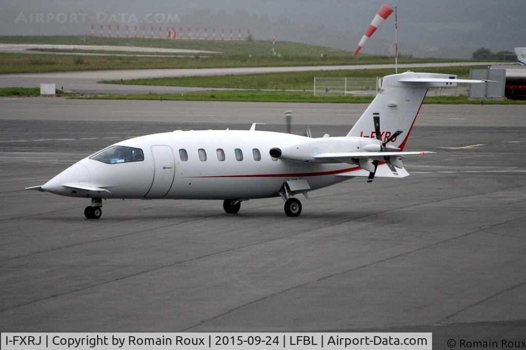 I-FXRJ, 2008 Piaggio P-180 Avanti II C/N 1178, Parked