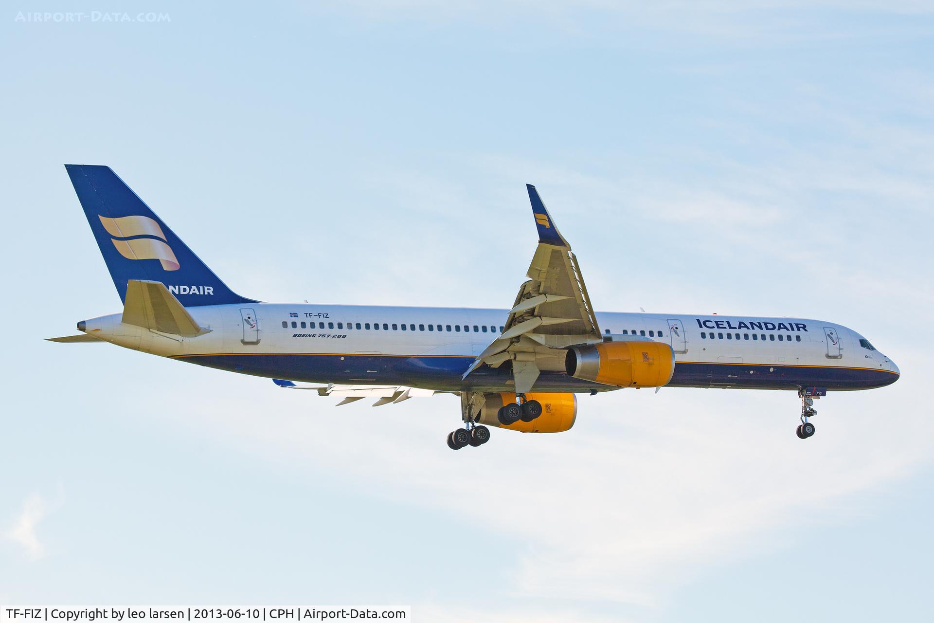 TF-FIZ, 2000 Boeing 757-256 C/N 30052, Copenhagen 10.6.13