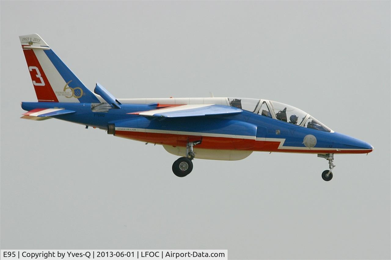 E95, Dassault-Dornier Alpha Jet E C/N E95, Dassault-Dornier Alpha Jet E (F-TERQ), Athos 03 of Patrouille De France 2013, Short approach rwy 10, Châteaudun Air Base 279 (LFOC) Open day 2013