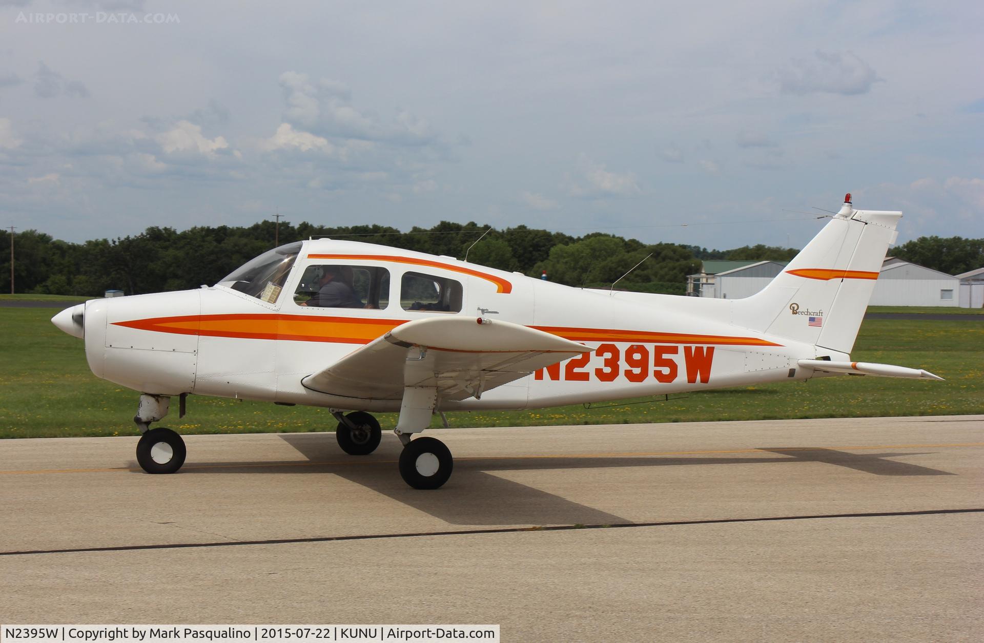 N2395W, 1966 Beech A23-19 C/N MB-26, Beech A23