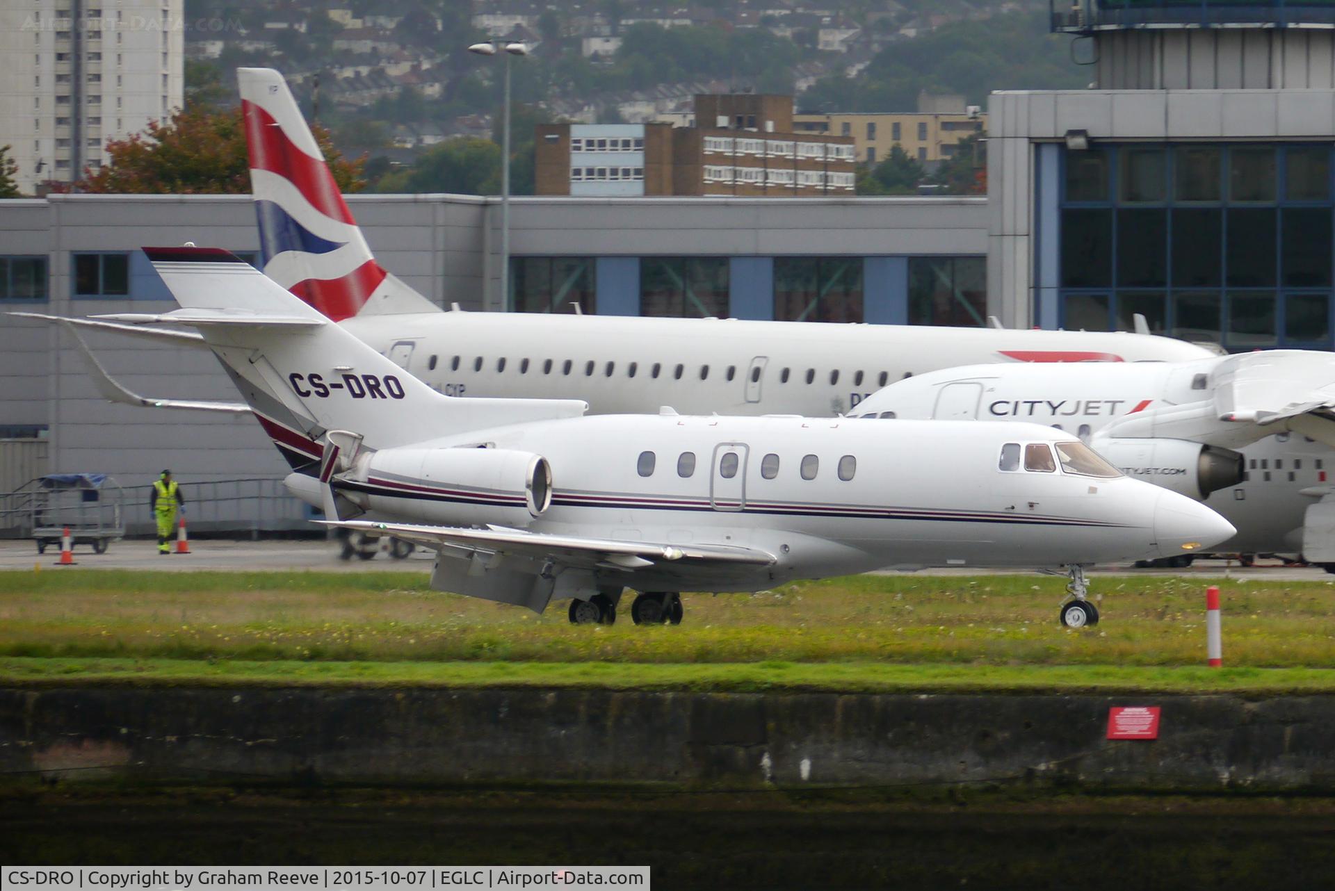 CS-DRO, 2006 Raytheon Hawker 800XP C/N 258775, Just landed.