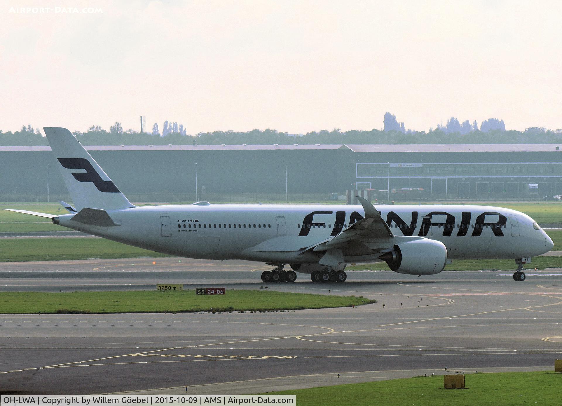OH-LWA, 2015 Airbus A350-941 C/N 018, Taxi to runway 24 on Schiphol Airport .
The first visit of the A350 on Schiphol.