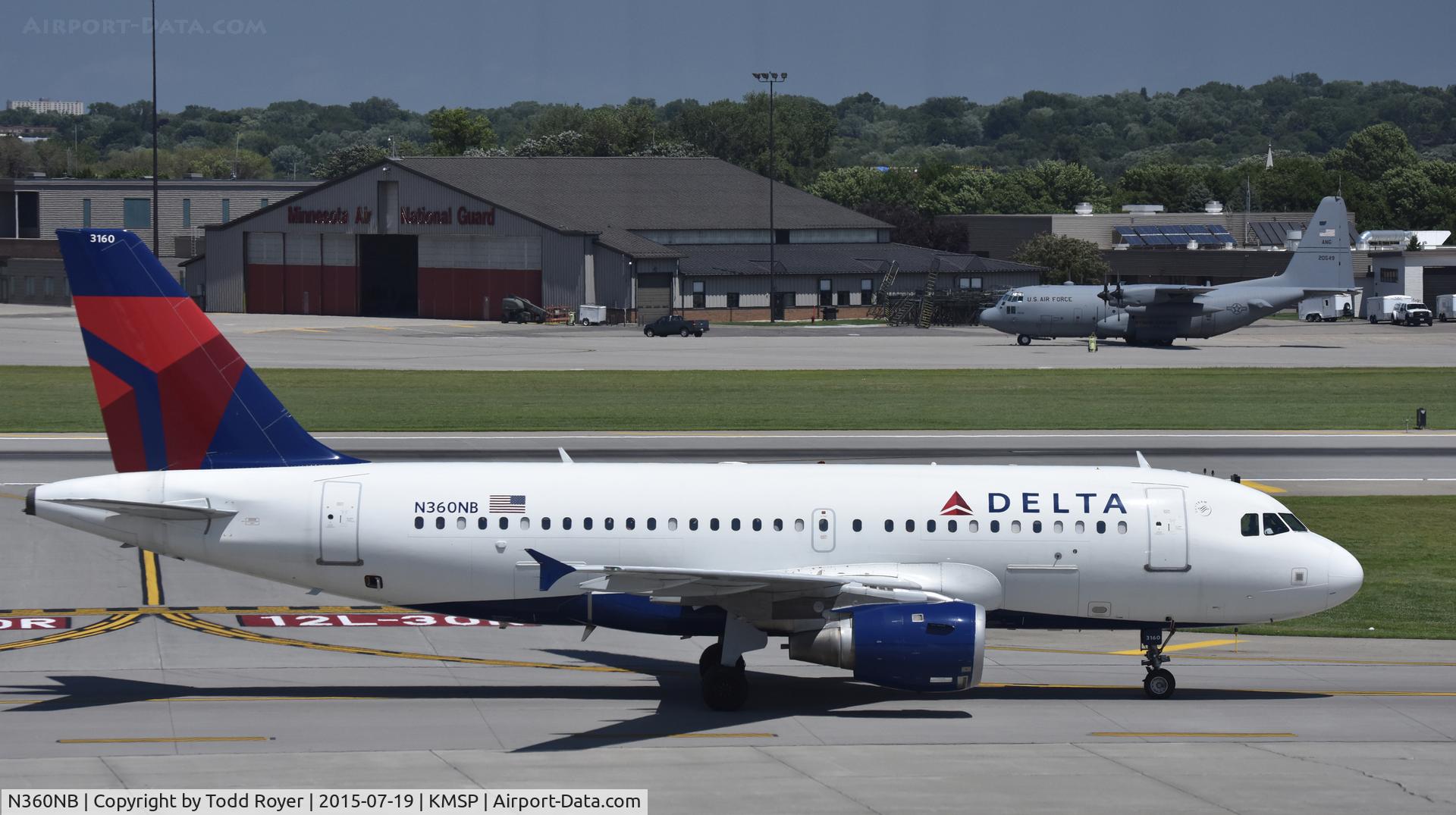 N360NB, 2003 Airbus A319-114 C/N 1959, Taxiing at MSP