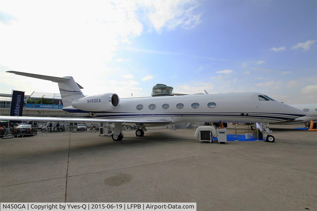 N450GA, Gulfstream Aerospace GIV-X (G450) C/N 4189, Gulfstream Aerospace GIV-X (G450), Static display, Paris-Le Bourget (LFPB-LBG) Air show 2015