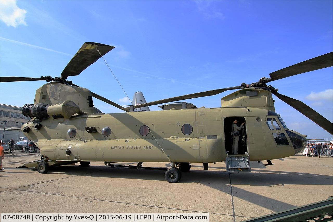 07-08748, 2007 Boeing CH-47F Chinook C/N M.8748, Boeing CH-47F Chinook, Static display, Paris-Le Bourget (LFPB-LBG) Air show 2015