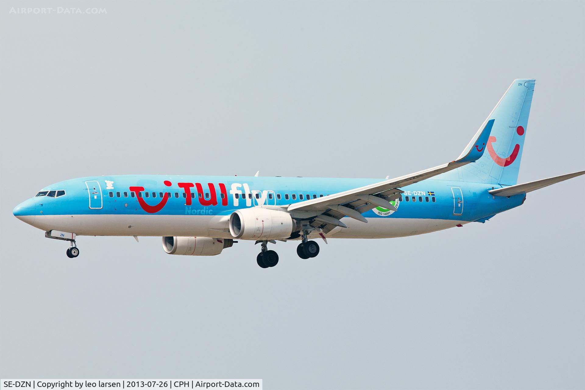 SE-DZN, 2002 Boeing 737-804 C/N 32903, Copenhagen 26.7.13
