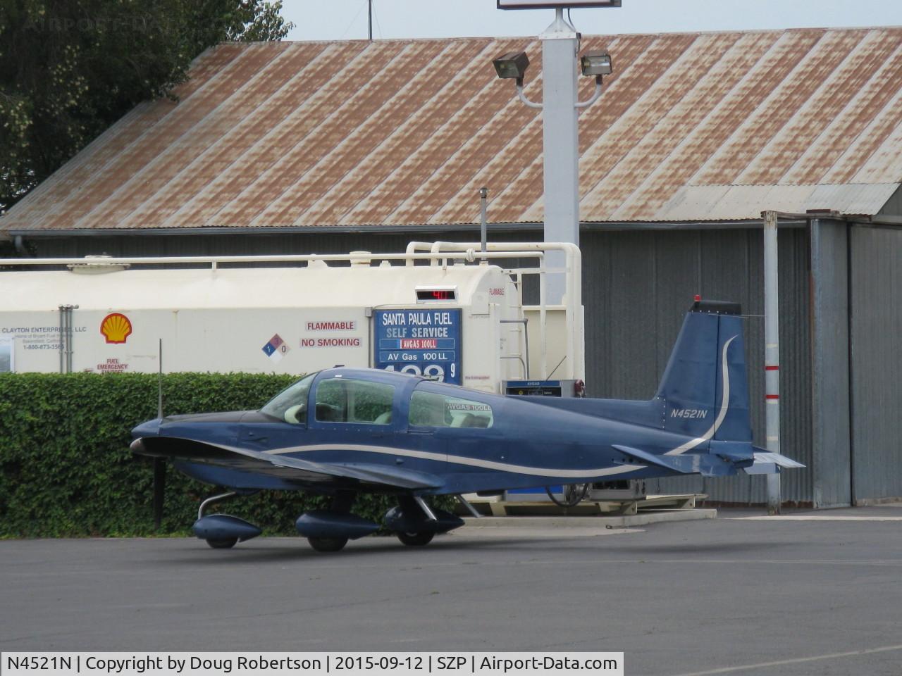 N4521N, 1979 Gulfstream American Corp AA-5B C/N AA5B1073, 1979 Gulfstream American AA-5B TIGER, Lycoming O&VO-360 180 Hp, refinished in blue, refueling