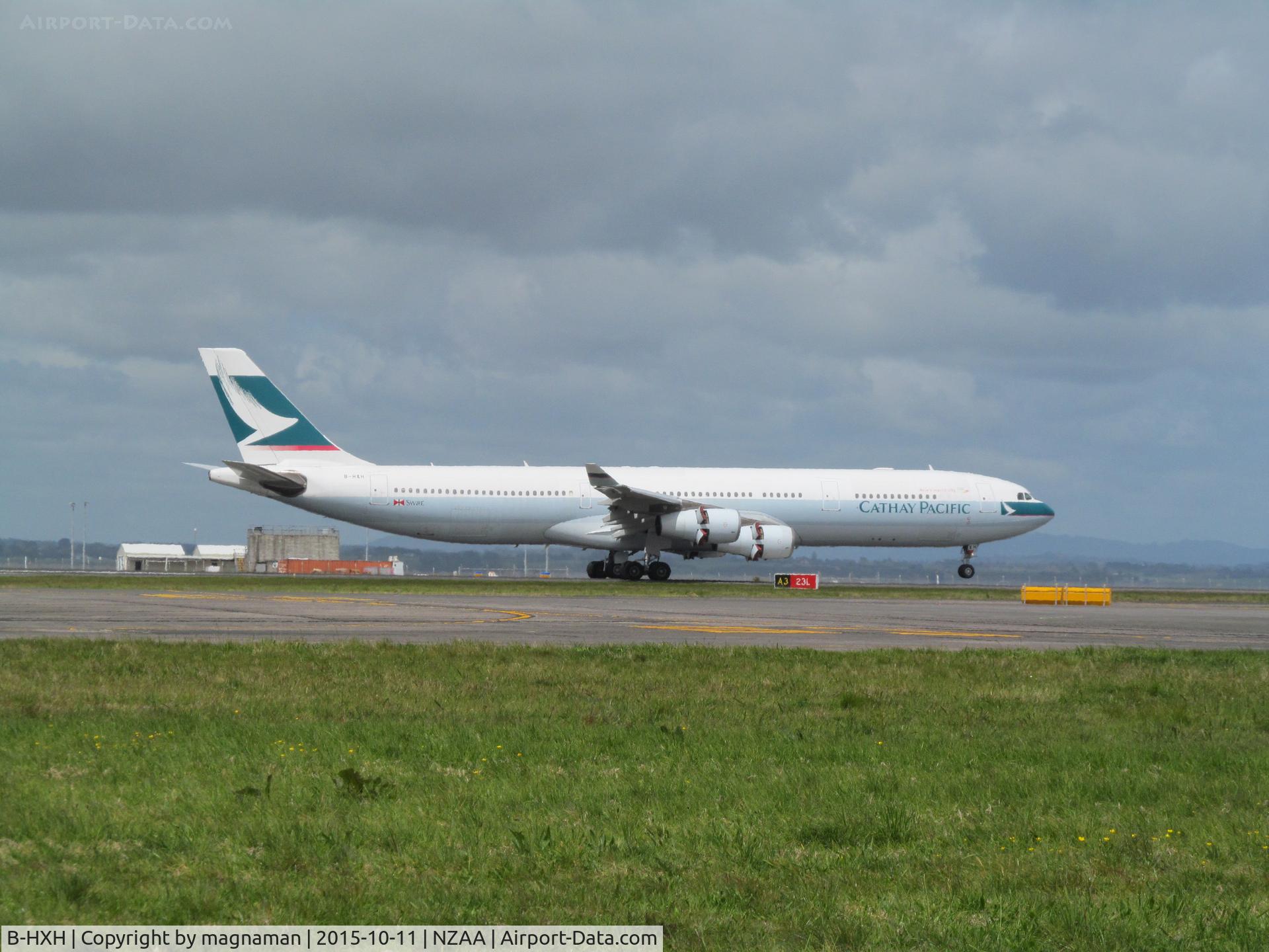 B-HXH, Airbus A340-313 C/N 218, just landed at AKL