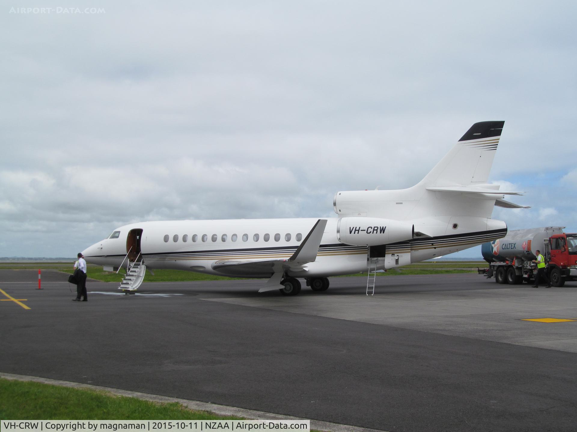 VH-CRW, 2013 Dassault Falcon 7X C/N 217, in for brief stopover