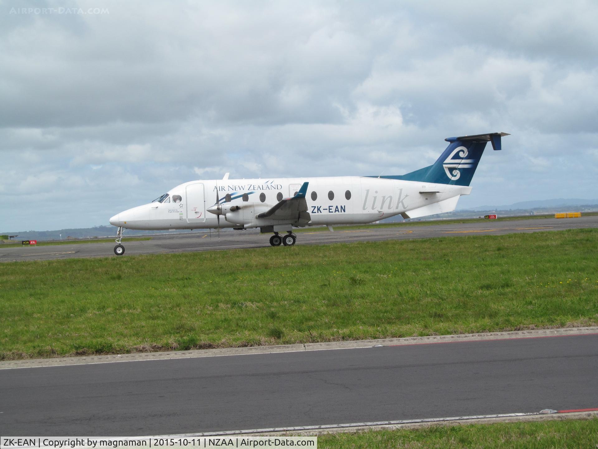 ZK-EAN, 2002 Raytheon Aircraft Company 1900D C/N UE-437, taxying out for departure