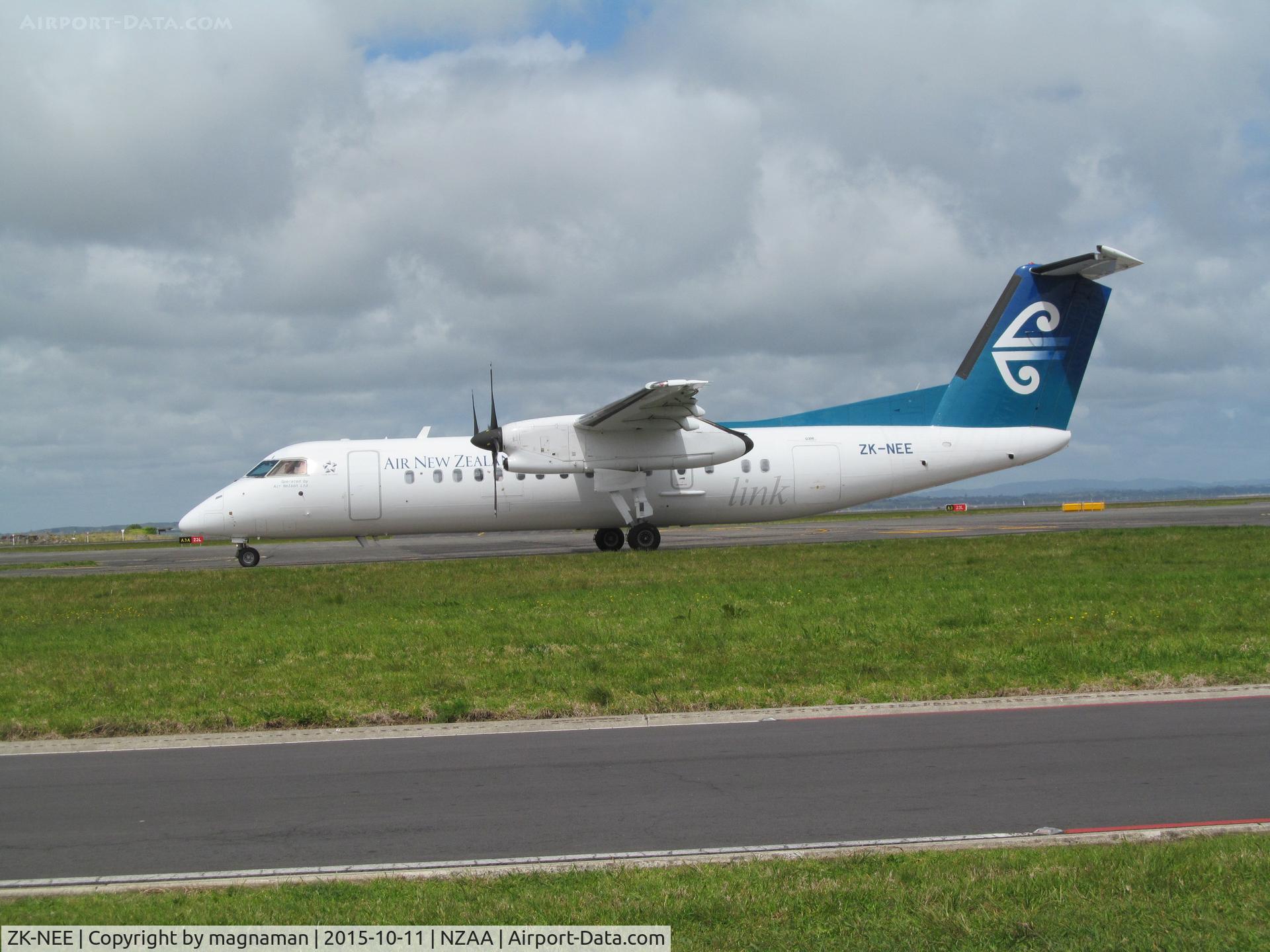 ZK-NEE, 2005 De Havilland Canada DHC-8-311 Dash 8 C/N 618, taxying out to leave
