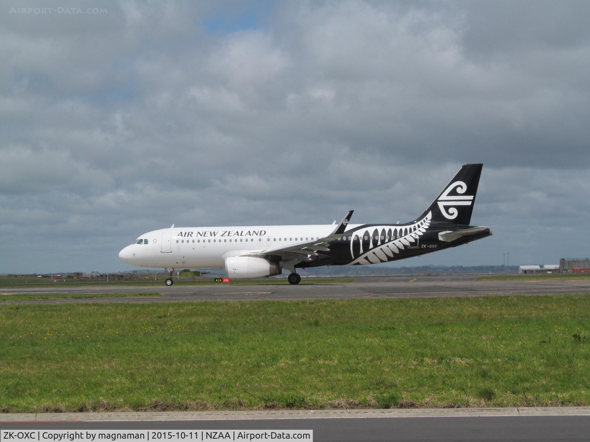 ZK-OXC, 2013 Airbus A320-232 C/N 5847, leaving NZAA