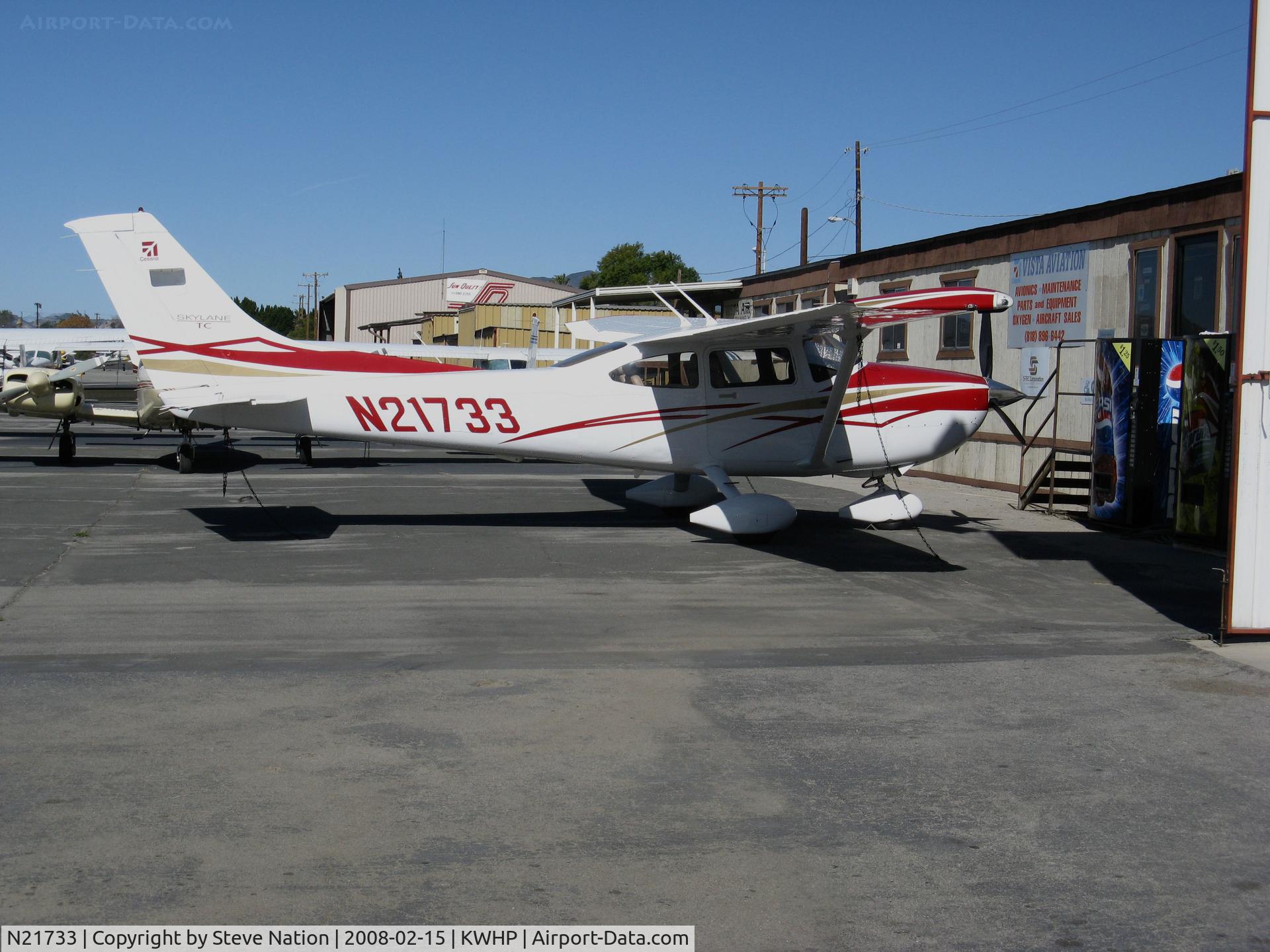 N21733, 2007 Cessna T182T Turbo Skylane Turbo Skylane C/N T18208706, Locally-based 2007 Cessna T182T Turbo Skylane @ Whiteman Airport, Pacoima, CA