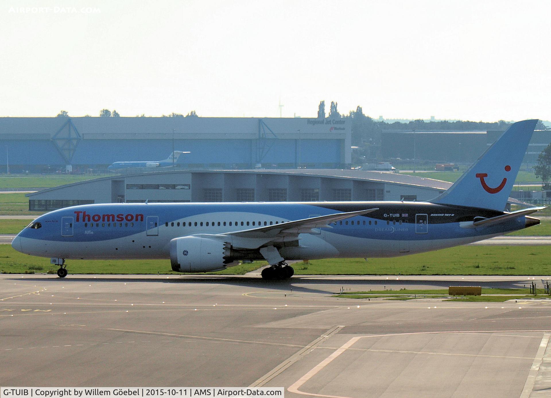 G-TUIB, 2013 Boeing 787-8 Dreamliner C/N 34423, Taxi to the gate on Schiphol Airport