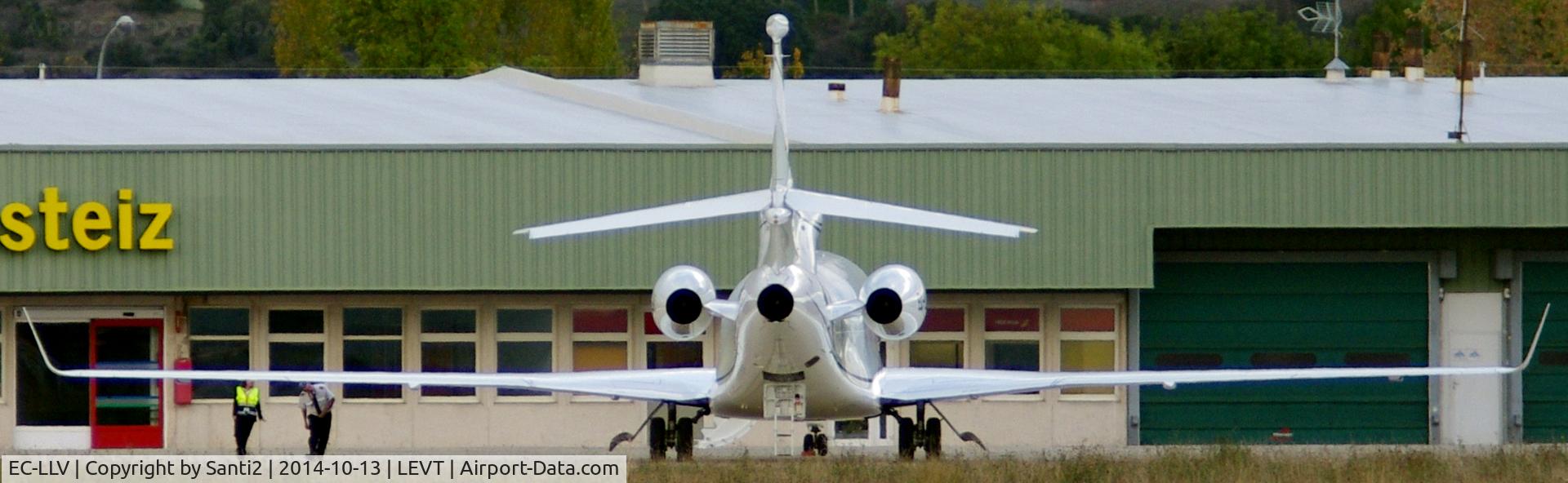 EC-LLV, 2011 Dassault Falcon 7X C/N 117, Just before taking off.