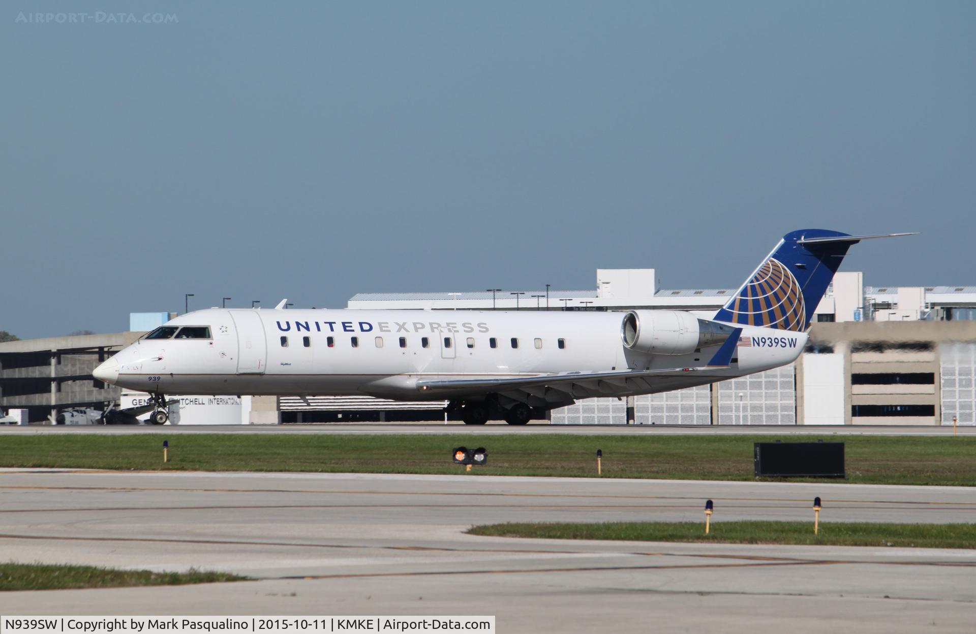 N939SW, 2003 Bombardier CRJ-200LR (CL-600-2B19) C/N 7742, CL-600-2B19