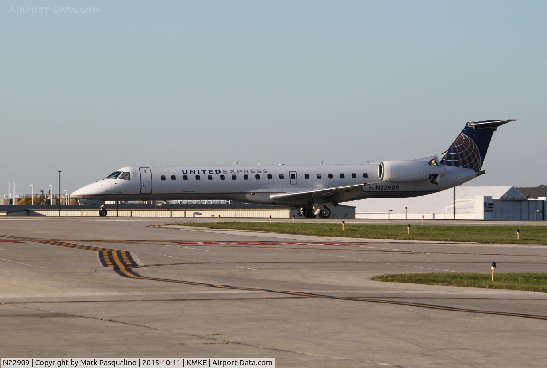N22909, 2001 Embraer ERJ-145LR (EMB-145LR) C/N 145459, EMB-145LR