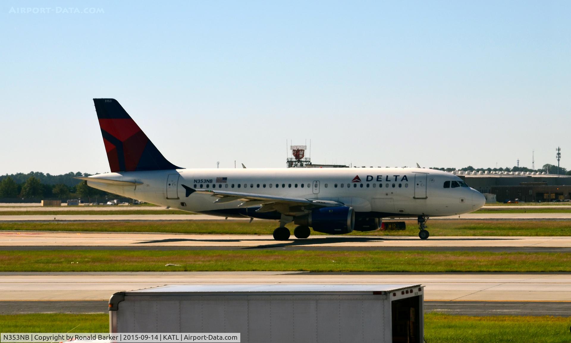 N353NB, 2002 Airbus A319-114 C/N 1828, Taxi Atlanta