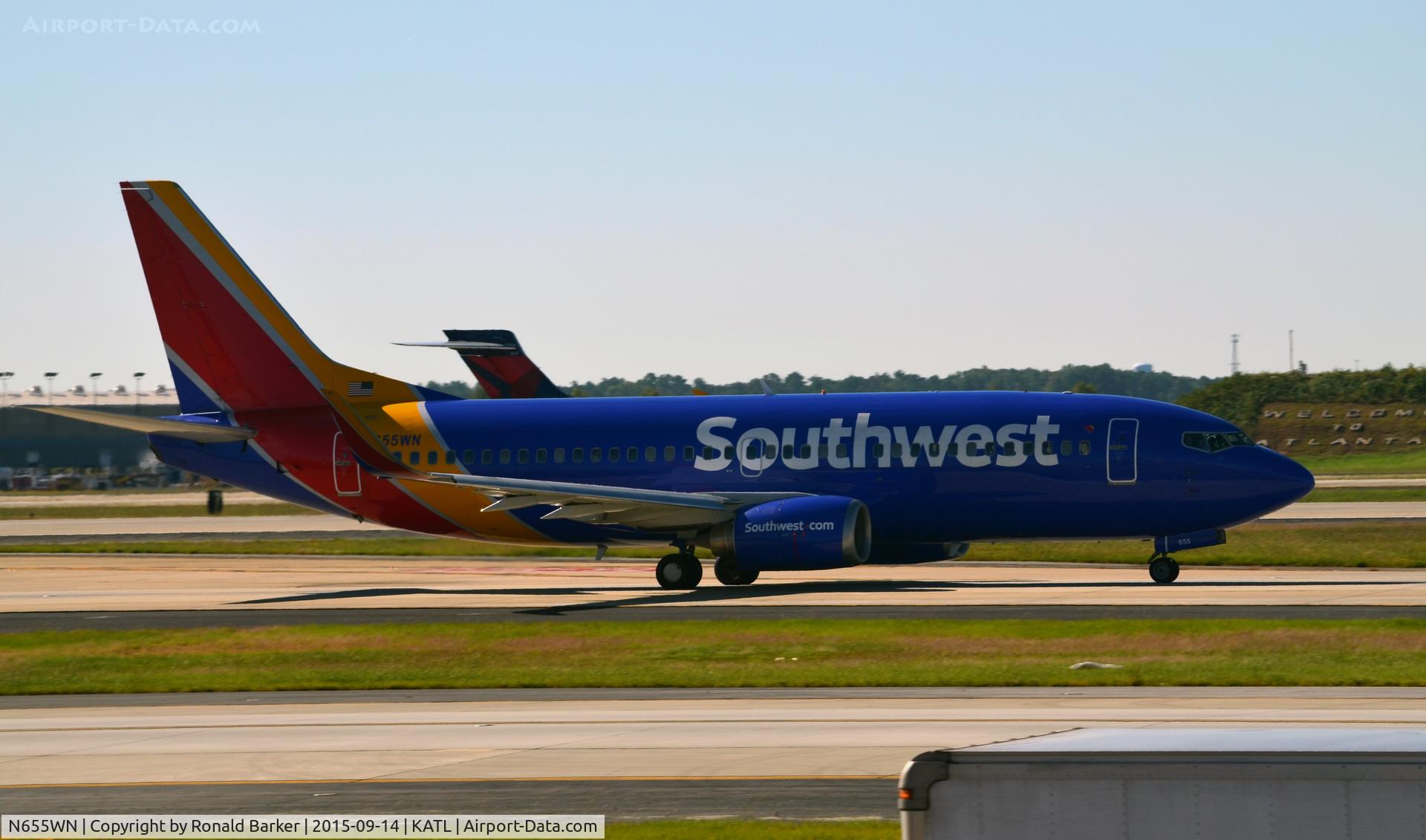 N655WN, 1997 Boeing 737-3H4 C/N 28400, Taxi Atlanta