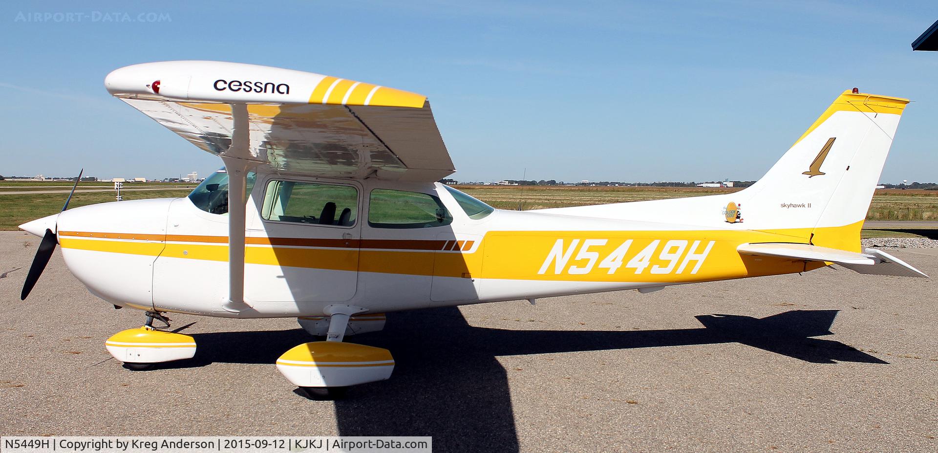 N5449H, 1975 Cessna 172M C/N 17265445, 2015 Moorhead Airport Fly-in