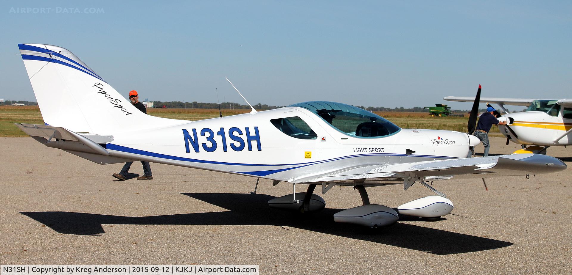 N31SH, SportCruiser (PiperSport) Piper Sport C/N P1001065, 2015 Moorhead Airport Fly-in