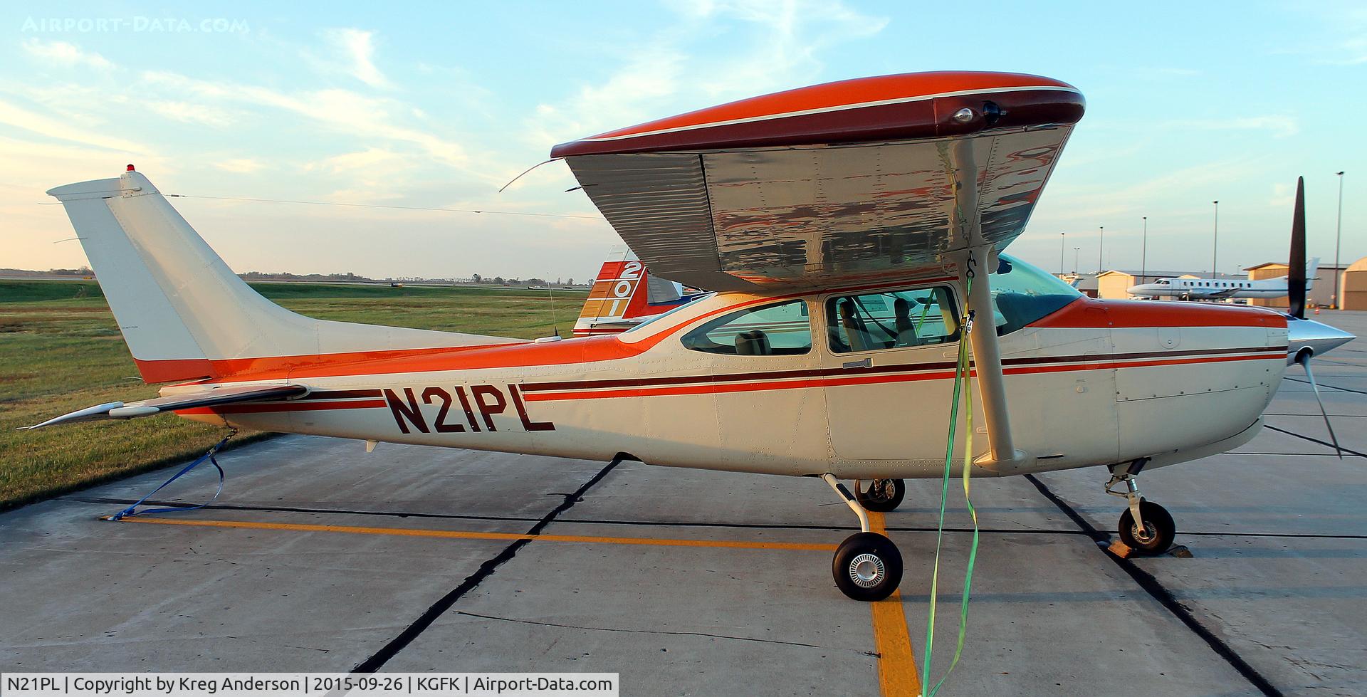 N21PL, 1984 Cessna R182 Skylane RG C/N R182-01983, Cessna R182 Skylane on the ramp in Grand Forks, ND.