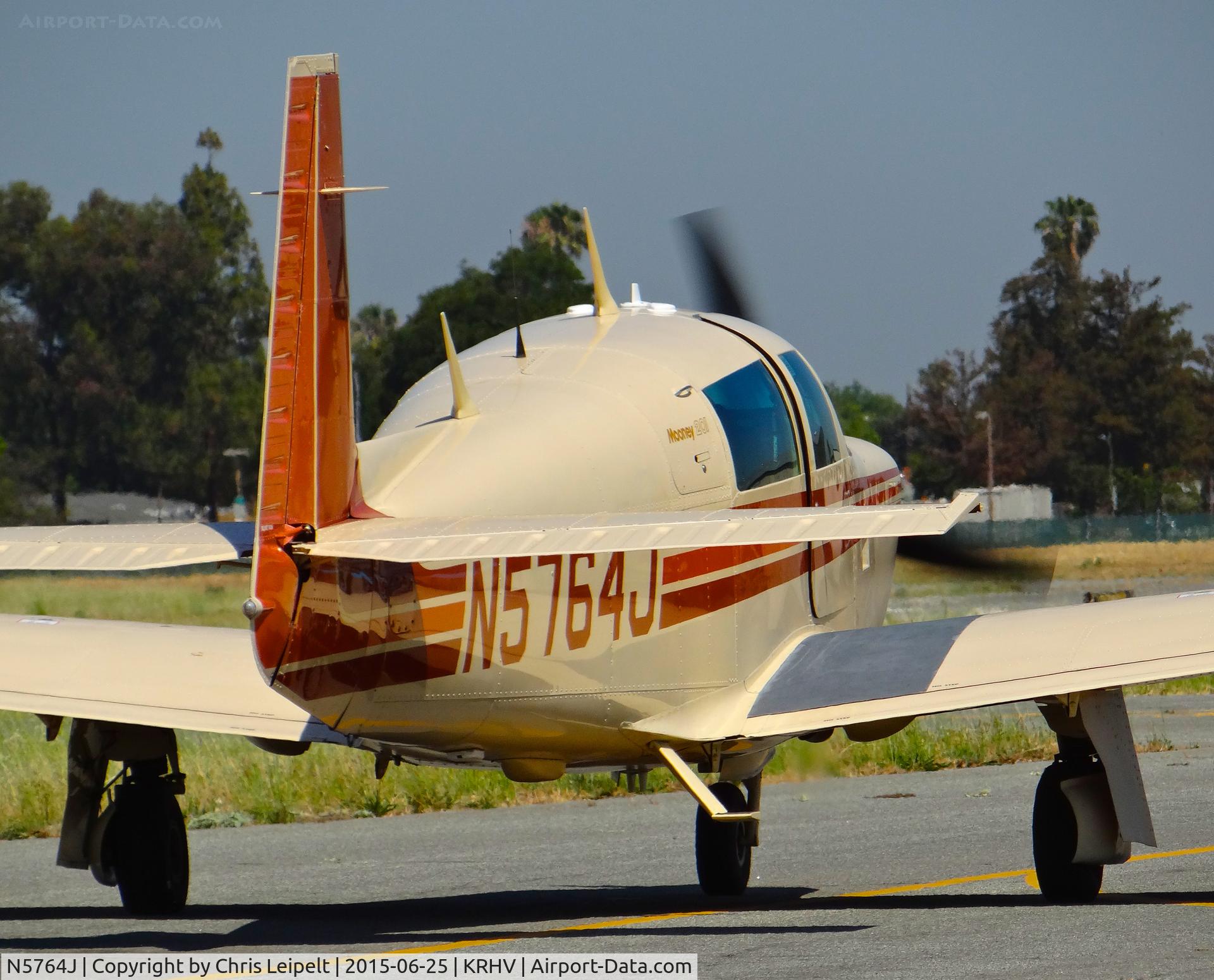 N5764J, 1984 Mooney M20J 201 C/N 24-1478, 