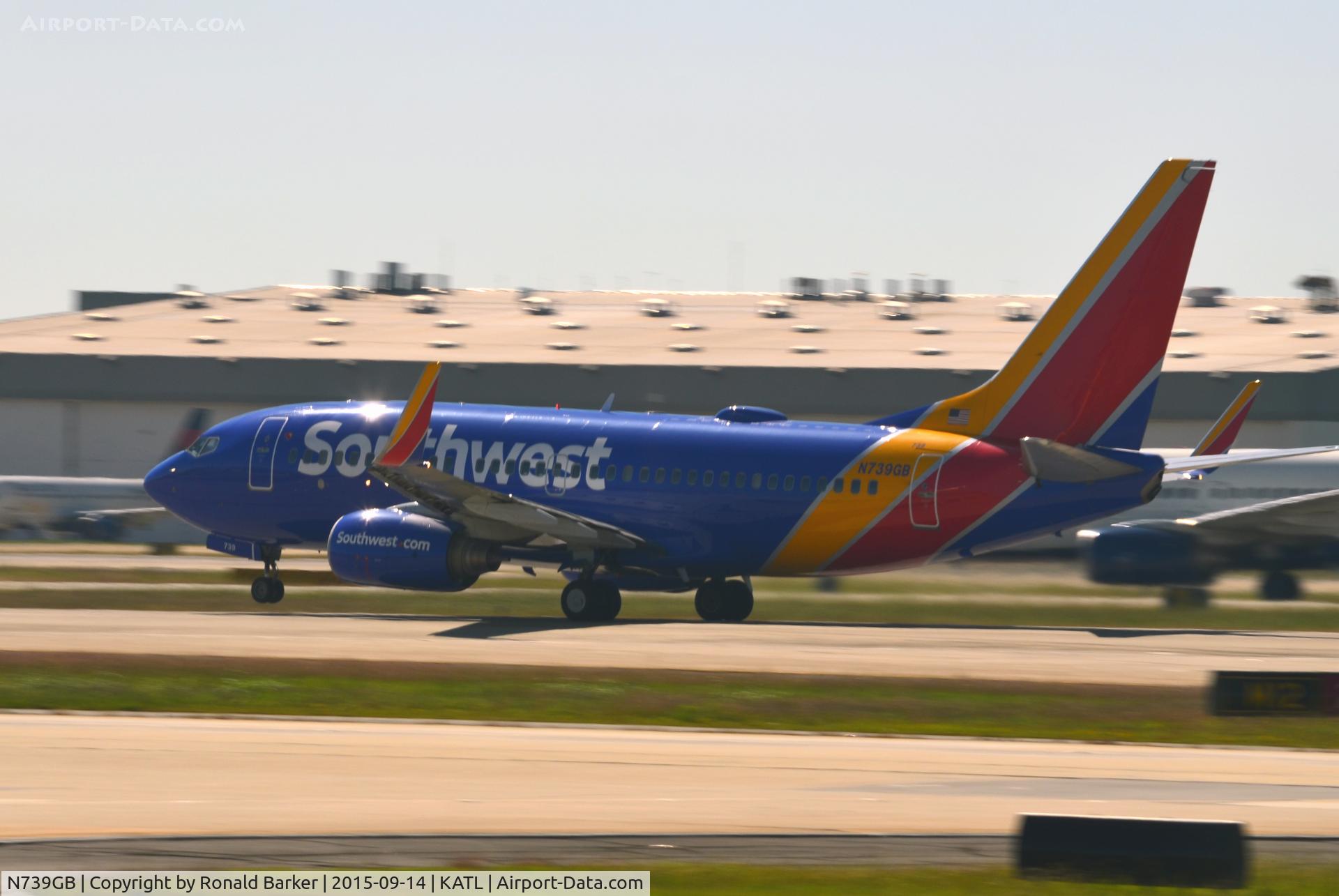 N739GB, 1998 Boeing 737-7H4 C/N 29275, Nose wheel liftoff Atlanta
