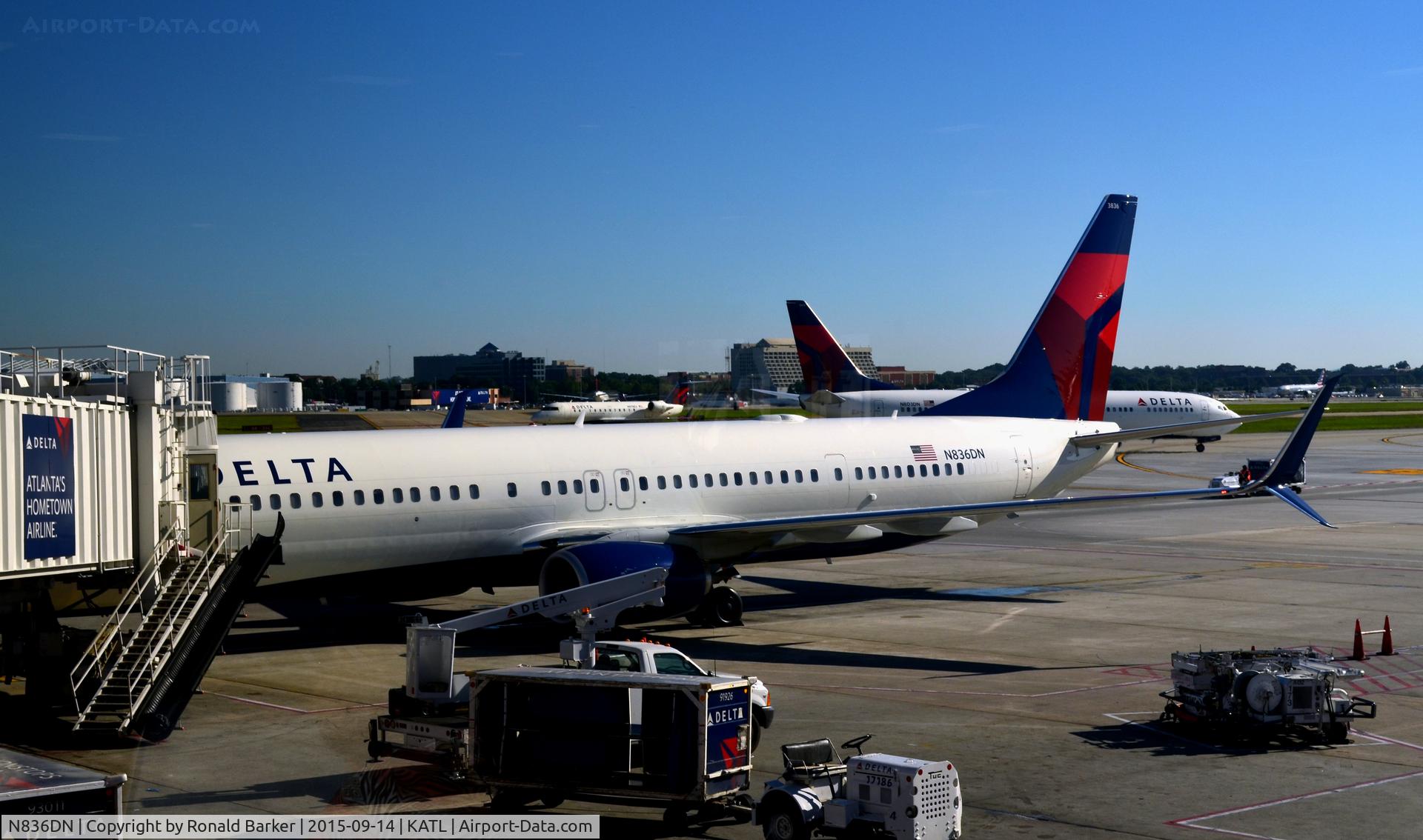 N836DN, 2015 Boeing 737-932/ER C/N 31947, At the gate Atlanta
