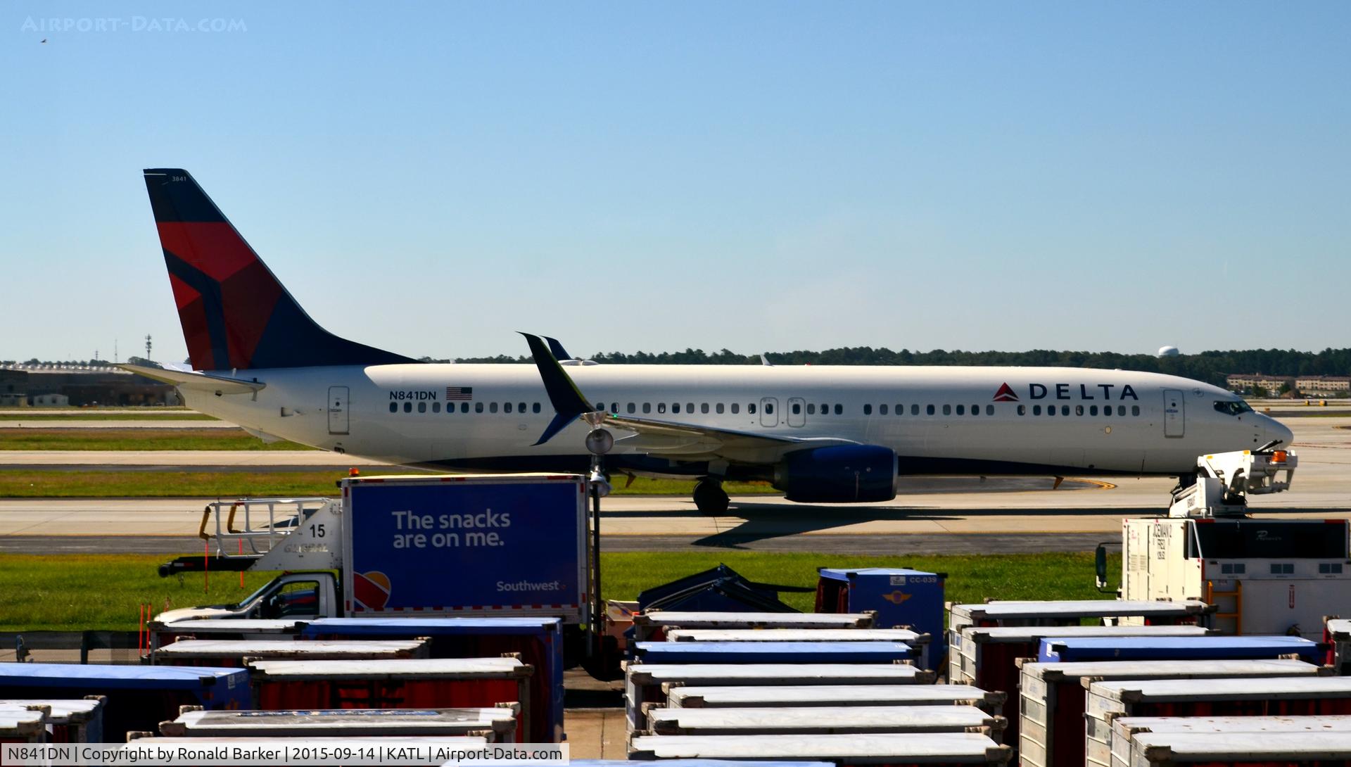 N841DN, 2015 Boeing 737-932/ER C/N 31952, Taxi Atlanta