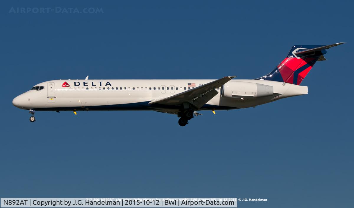 N892AT, 2004 Boeing 717-200 C/N 55044, On final to 33L.  Former AirTran aircraft.