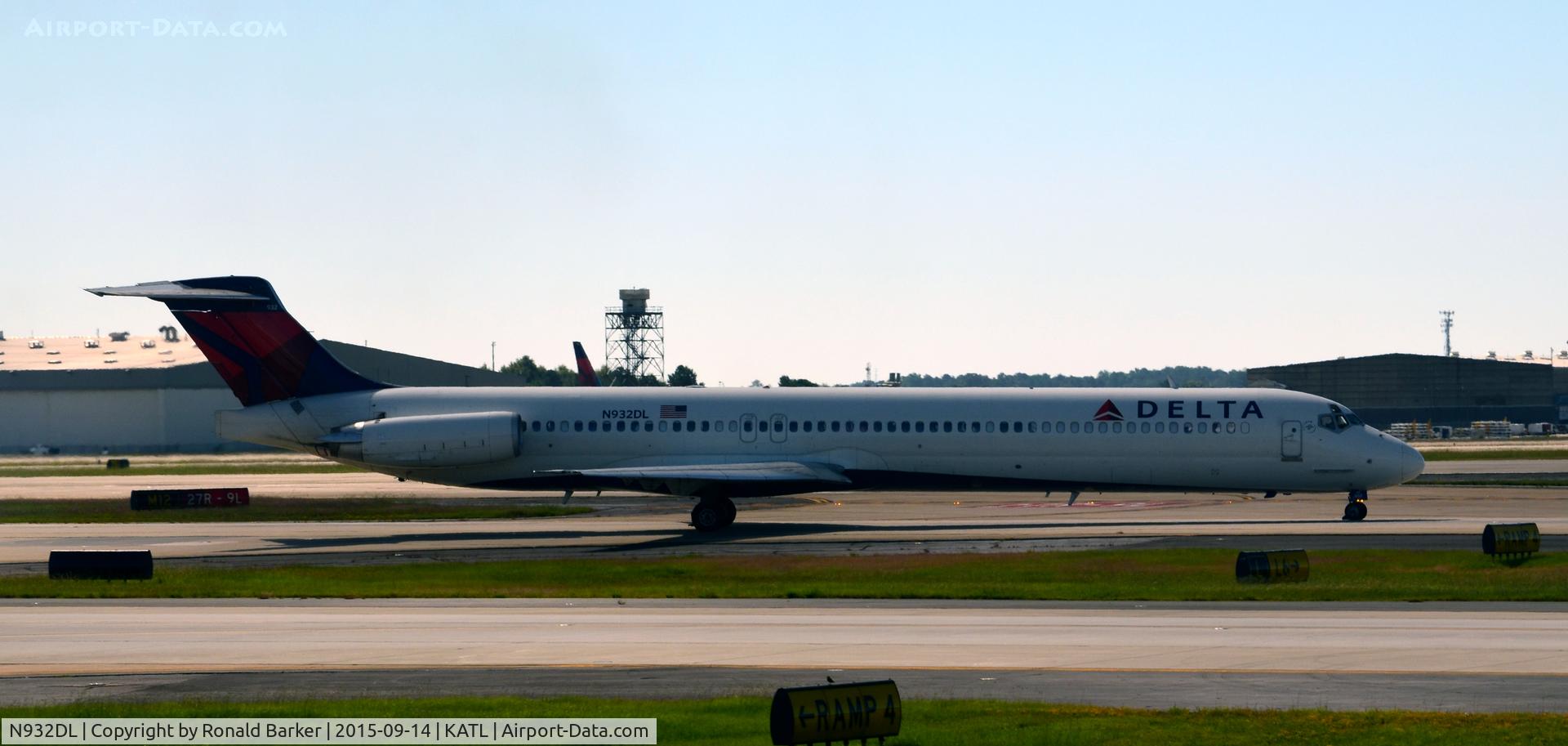 N932DL, 1989 McDonnell Douglas MD-88 C/N 49719, Taxi Atlanta