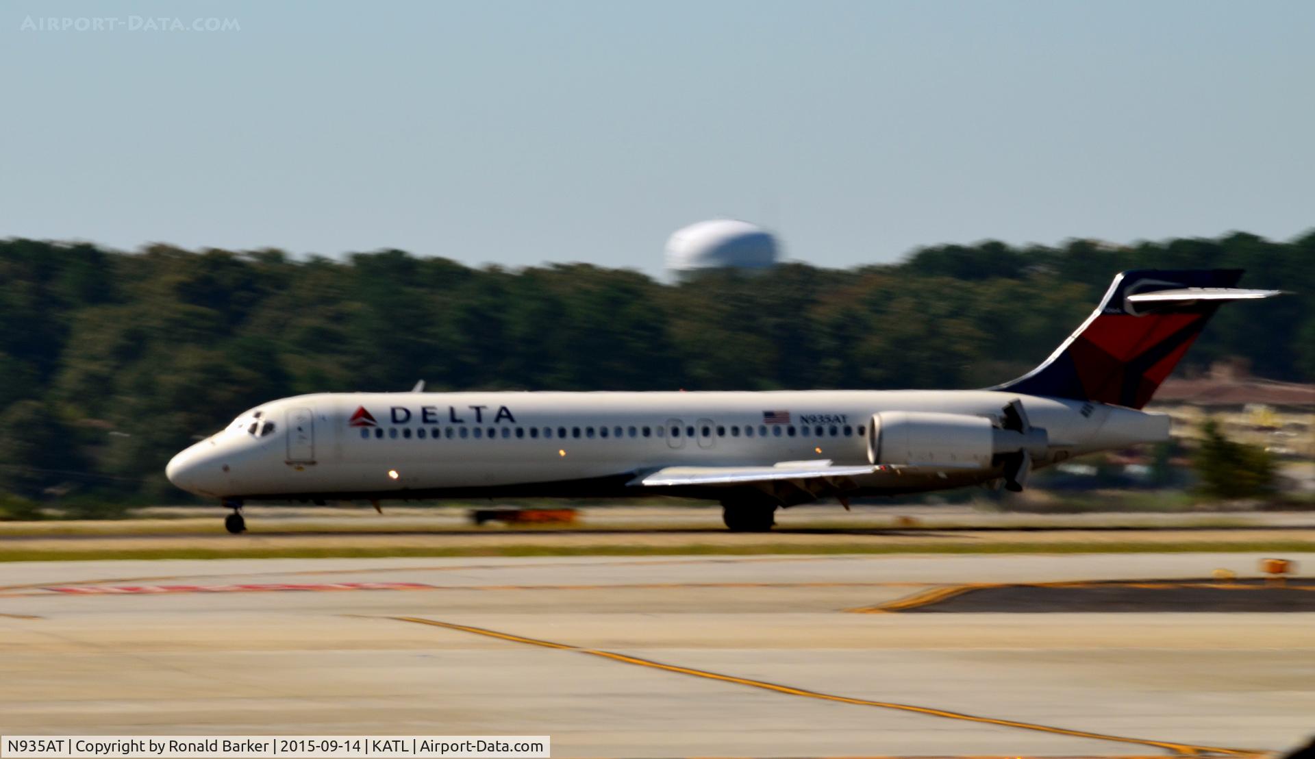 N935AT, 2000 Boeing 717-200 C/N 55069, Landing  Thrust reversers Atlanta