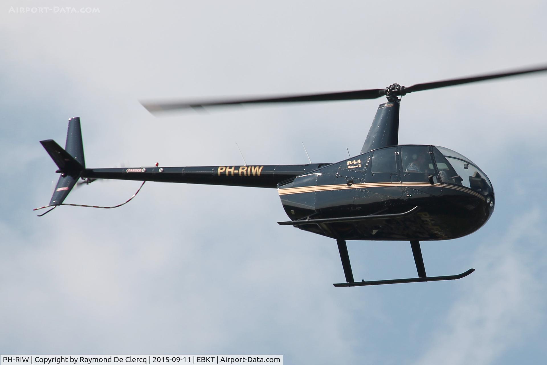 PH-RIW, 2008 Robinson R44 Raven II C/N 12583, Landing at Wevelgem.