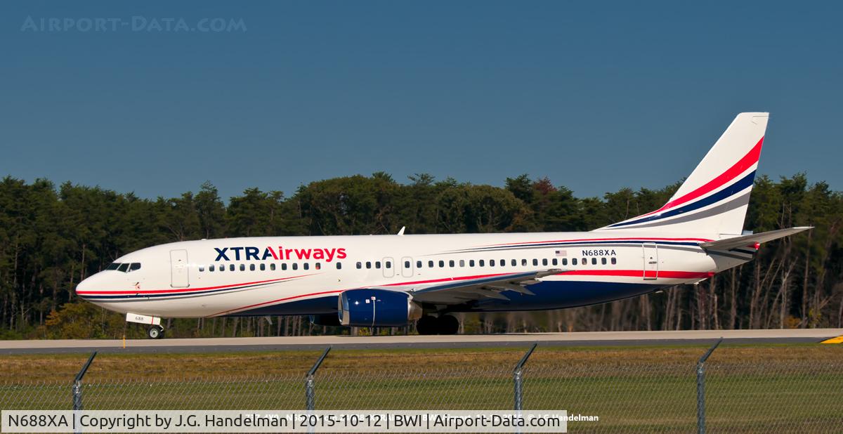 N688XA, 1990 Boeing 737-4Y0 C/N 24688, Ready for take off from 33L