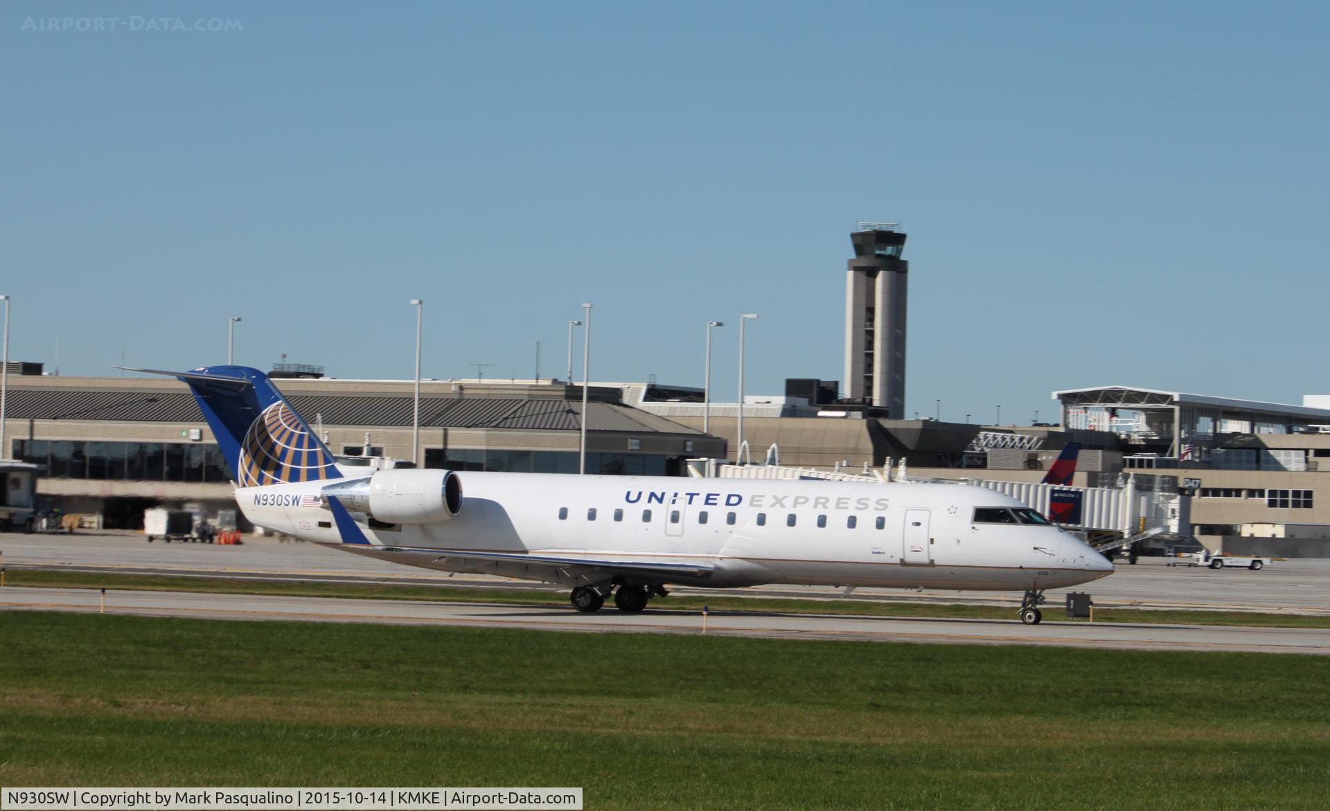 N930SW, 2002 Bombardier CRJ-200LR (CL-600-2B19) C/N 7713, CL-600-2B19