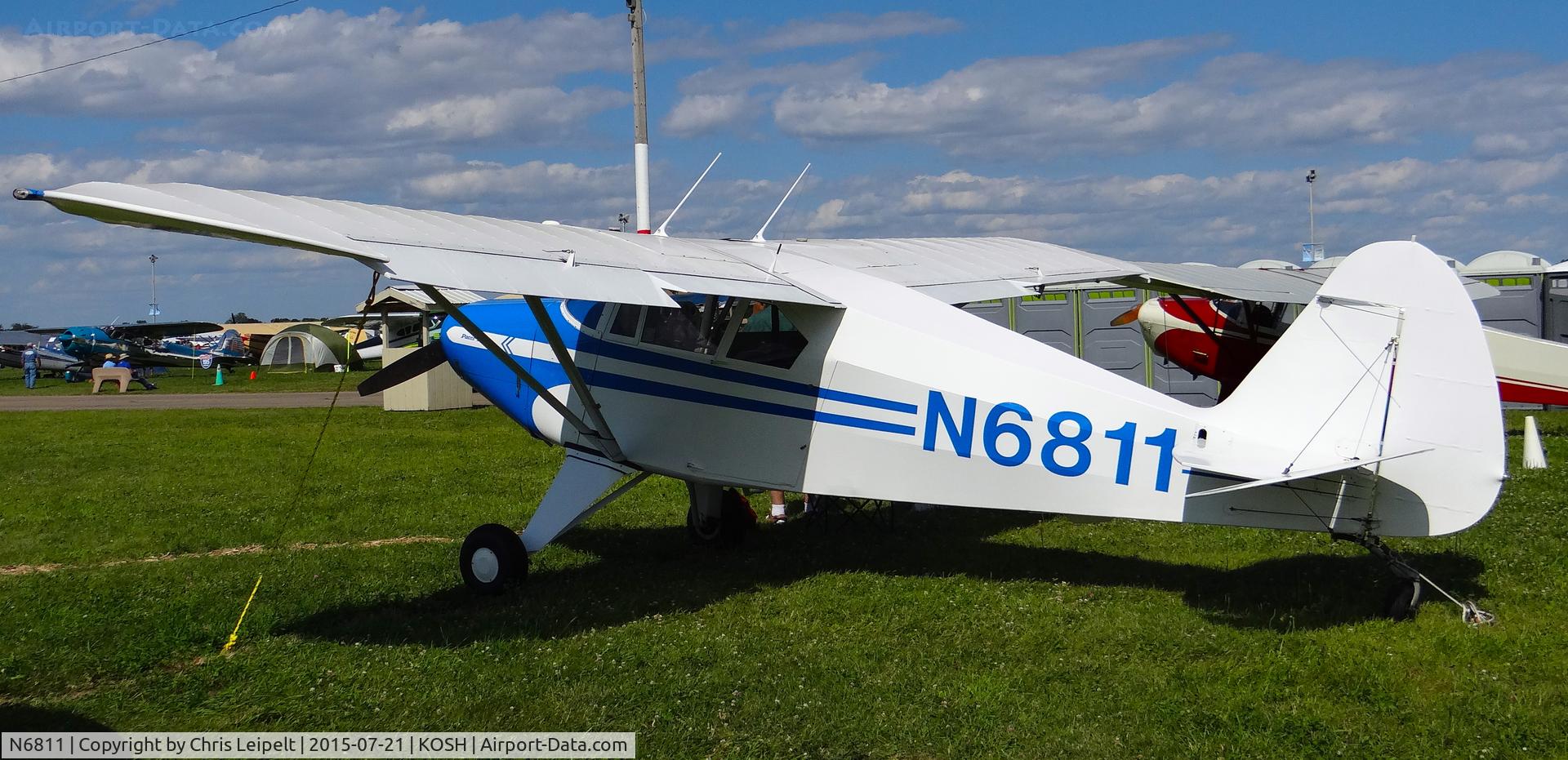 N6811, 1957 Piper PA-22-150 Tri Pacer C/N 22-4783, Wisconsin-based 1957 Piper PA-22-150 at EAA AirVenture 2015.