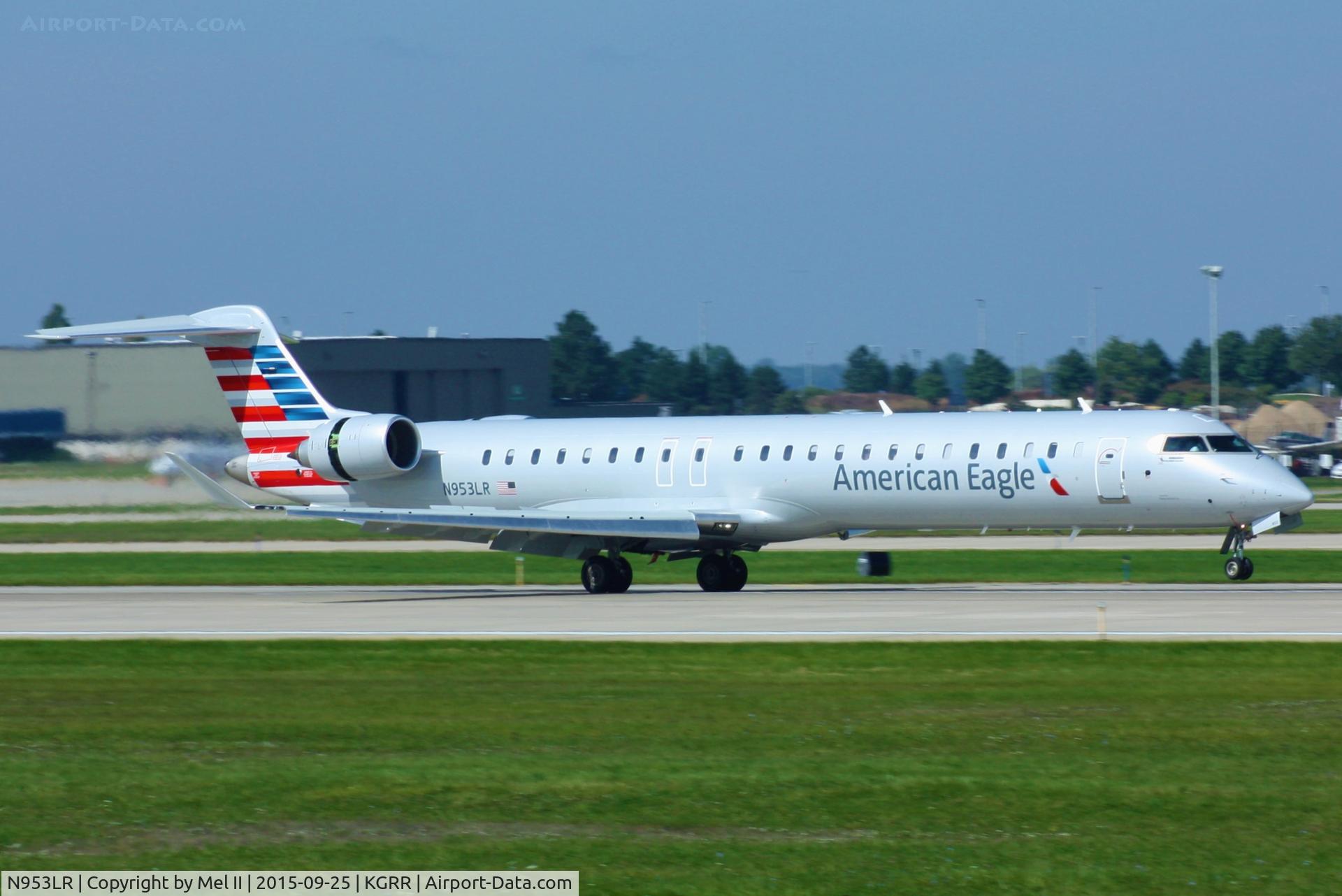 N953LR, 2015 Bombardier CRJ-900LR (CL-600-2D24) C/N 15374, ASH5816 - KDFW-KGRR - Landing RWY 8R