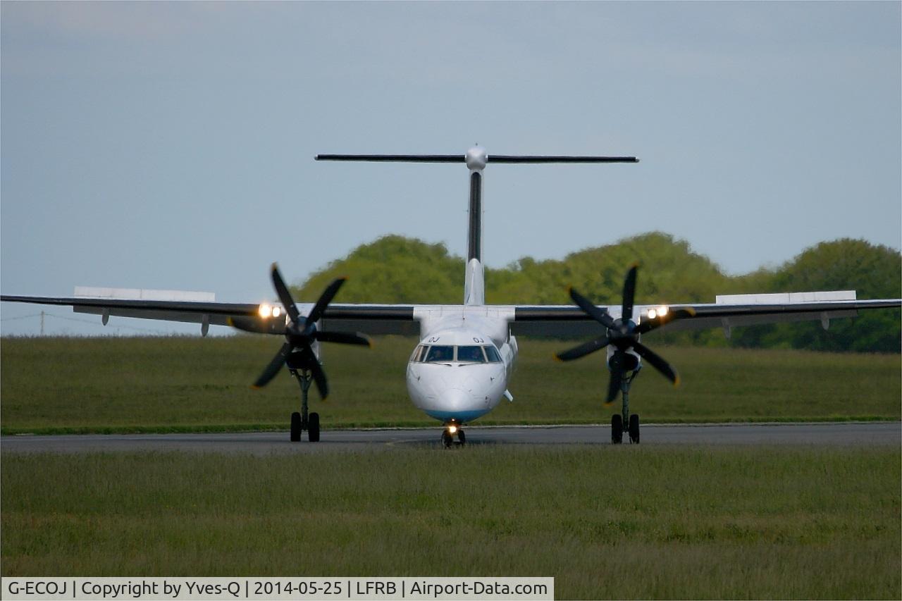 G-ECOJ, 2008 De Havilland Canada DHC-8-402Q Dash 8 C/N 4229, De Havilland Canada DHC-8-402Q Dash 8, U-turn rwy 25L, Brest-Bretagne airport (LFRB-BES)