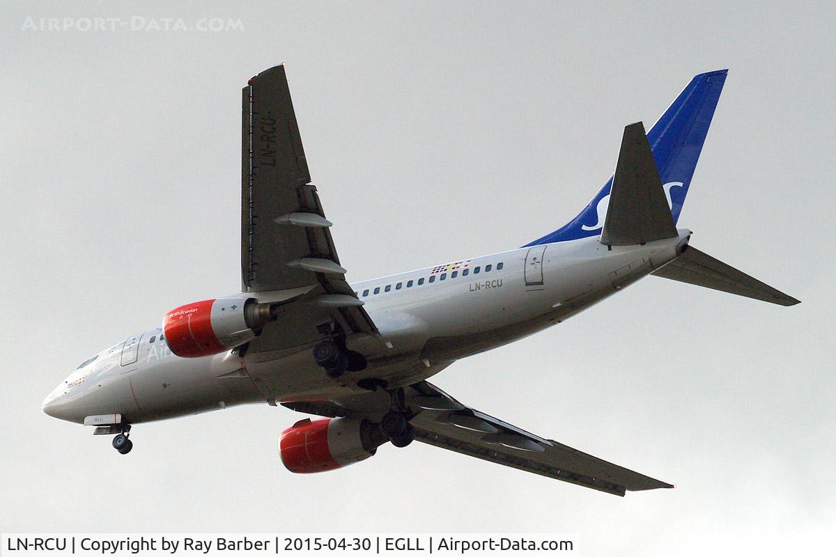 LN-RCU, 1999 Boeing 737-683 C/N 30190, Boeing 737-683 [30190] (SAS Scandinavian Airlines) Home~G 30/04/2015. On approach 27R.