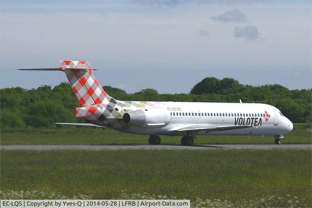 EC-LQS, 2003 Boeing 717-2BL C/N 55169, Boeing 717-2BL, Taxiing to Holding point rwy 07R, Brest-Bretagne airport (LFRB-BES)