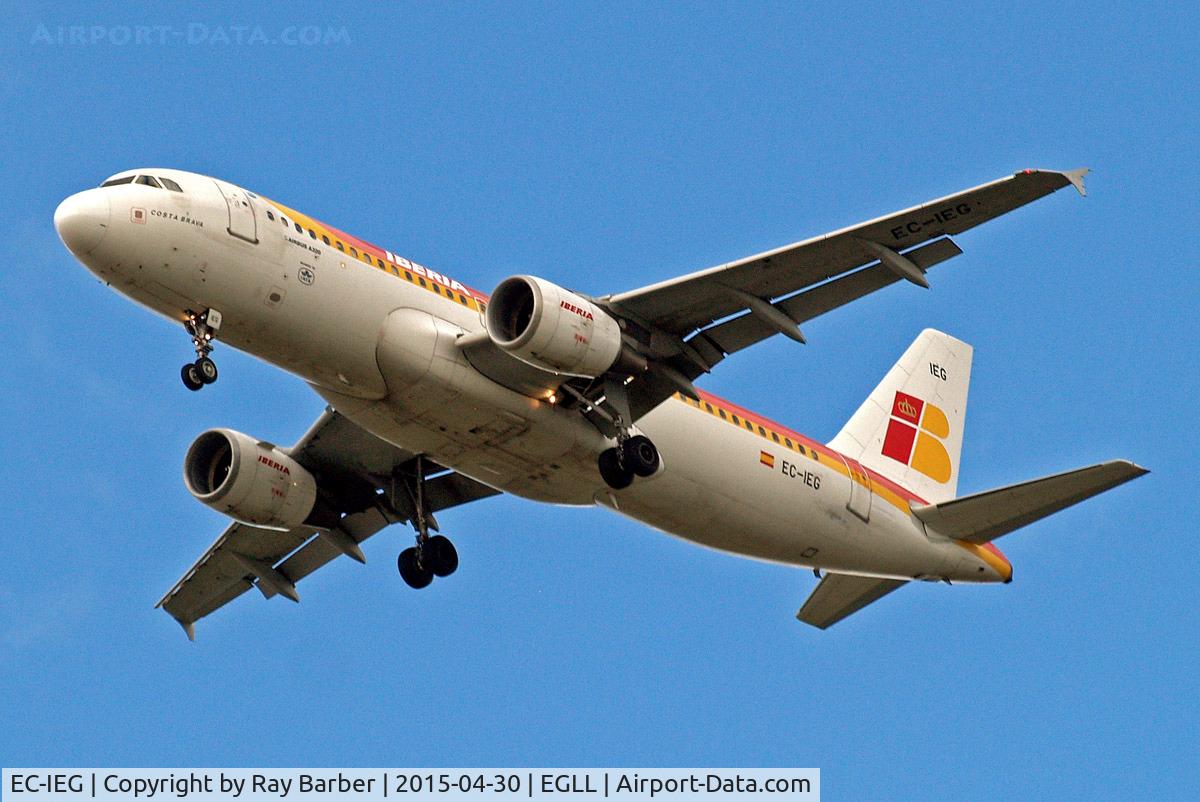 EC-IEG, 2001 Airbus A320-214 C/N 1674, Airbus A320-214 [1674] (Iberia) Home~G 30/04/2015. On approach 27R.