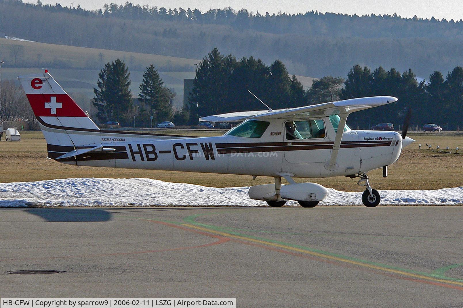 HB-CFW, 1982 Reims F152 C/N 1907, The rest of the last winter still visible