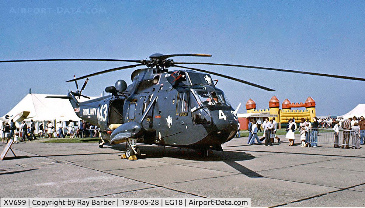 XV699, 1971 Westland Sea King HAS.2 C/N WA670, Westland WS.61 HAS.2 Sea King [WA670] (Royal Navy) RAF Bassingbourn~G 28/05/1978. From a slide.