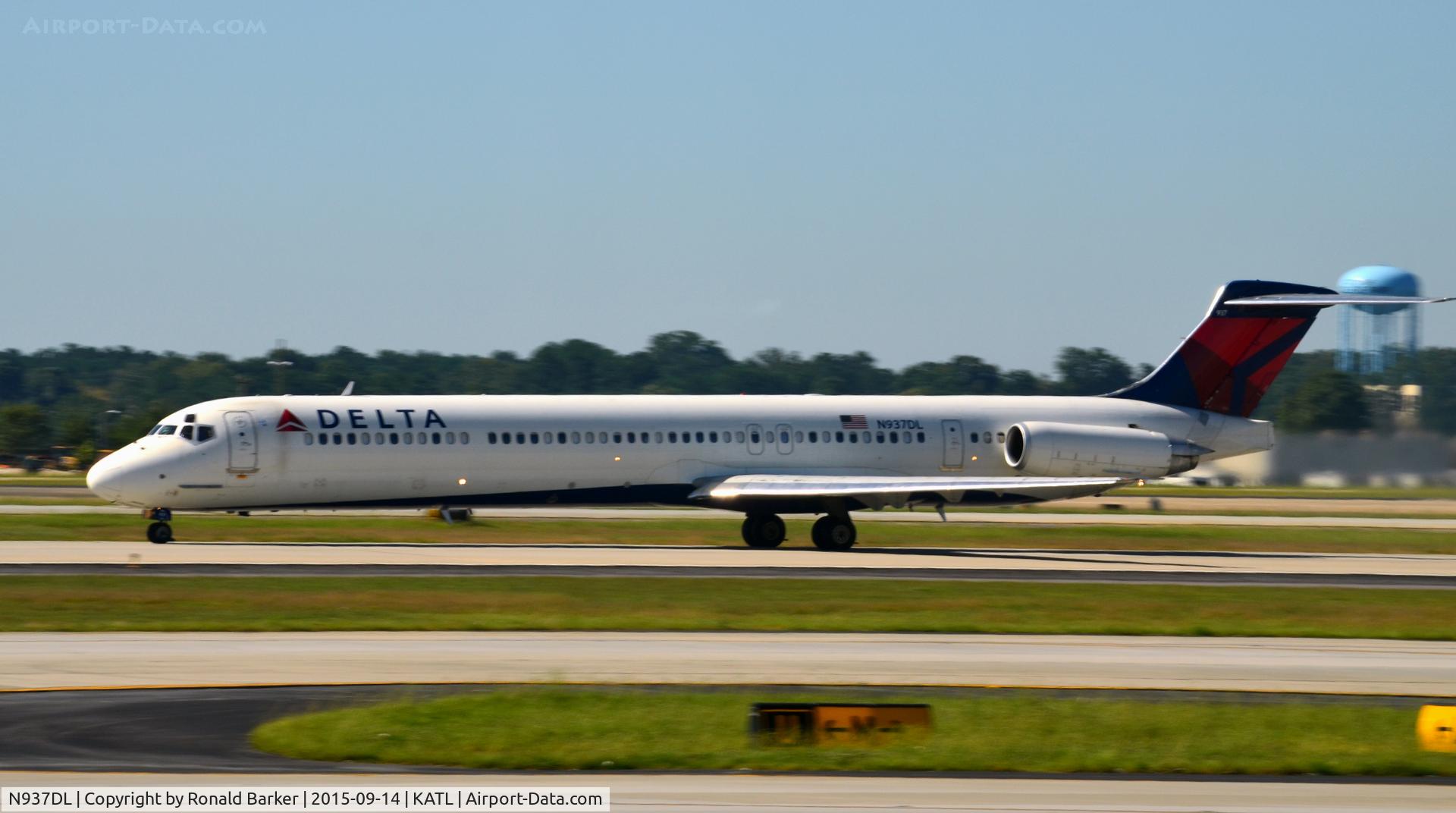 N937DL, 1989 McDonnell Douglas MD-88 C/N 49810, Takeoff Atlanta