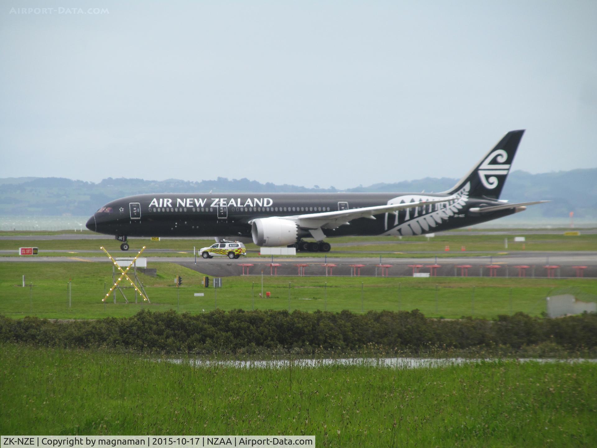 ZK-NZE, 2014 Boeing 787-9 Dreamliner C/N 34334, waiting to leave NZ